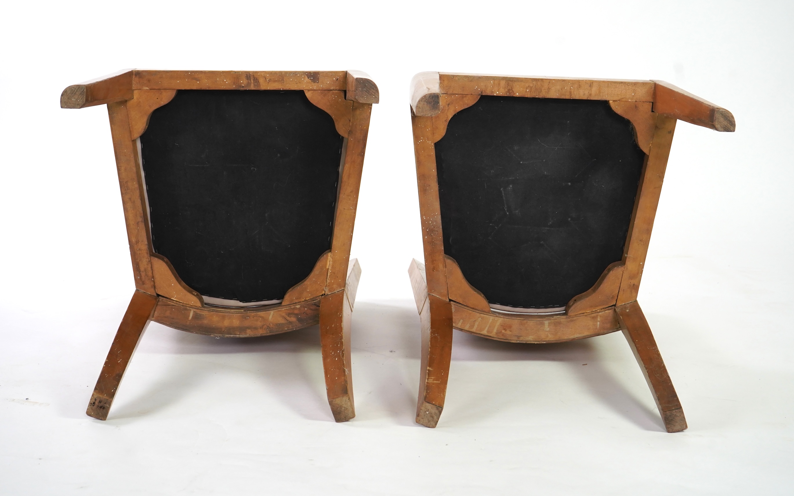 Attributed to Harry and Lou Epstein: An Art Deco burr walnut dining suite